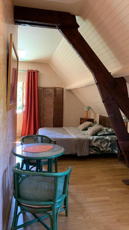 Le Moulin Du Boisset Bed and Breakfast Saint-Denis-lès-Martel Exteriör bild